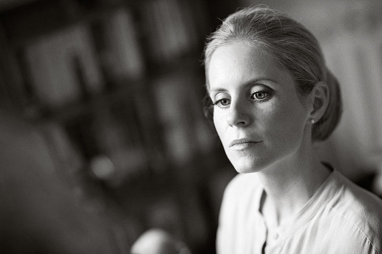 portrait of the bride, wedding bride preparation