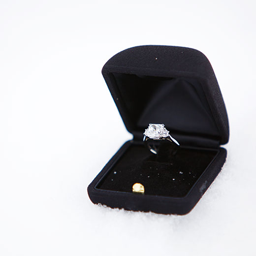 engagement ring, marriage proposal, proposal idea in Montreal Mont-royal park, diamond ring