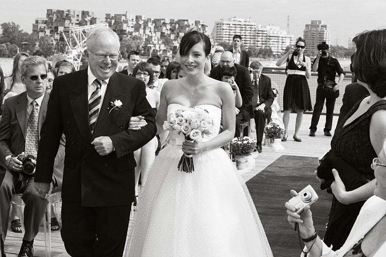 bride is coming, Montreal wedding