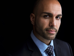 top headshot photographer in Montreal