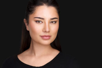 Award-winning Montreal headshot by photographer Vadim Daniel
