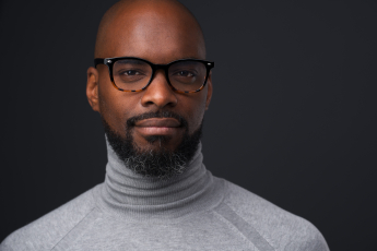 Professional headshot by Montreal portrait photographer Vadim Daniel