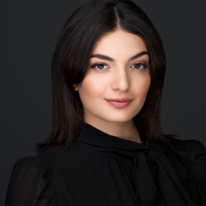 Portraits and Headshots Photography studio in Montreal by Vadim Daniel
