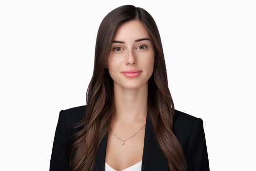 Professional corporate studio headshot and close-up portrait of a woman by Montreal photographer Vadim Daniel