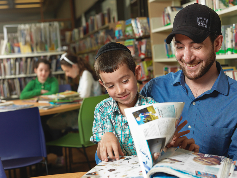 jewish learning family, portrait photography with Hasselblad H4D-40