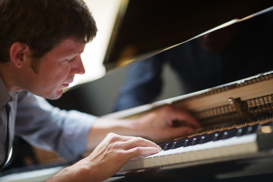 piano tuning, story telling photography by Montreal portrait photographer Vadim Daniel