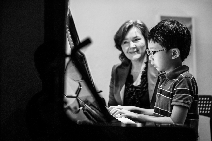 music academy in Montreal at Pianovertu, teaching class photography by Vadim Daniel, Montreal commercial studio photographer