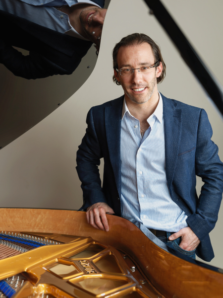 Portrait of the owner, Portrait photography by Montreal portrait photographer Vadim Daniel