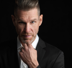 strong headshot Montreal Ottawa