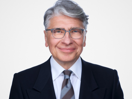 corporate headshot photographer in Montreal and Toronto