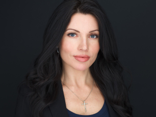 Top Beauty Headshot Photographers in Montreal