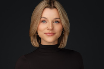 Montreal top headshots and portraits photography studio