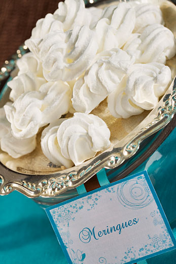 kreavie sweet tables photographed by Montreal commercial photographer Vadim Daniel