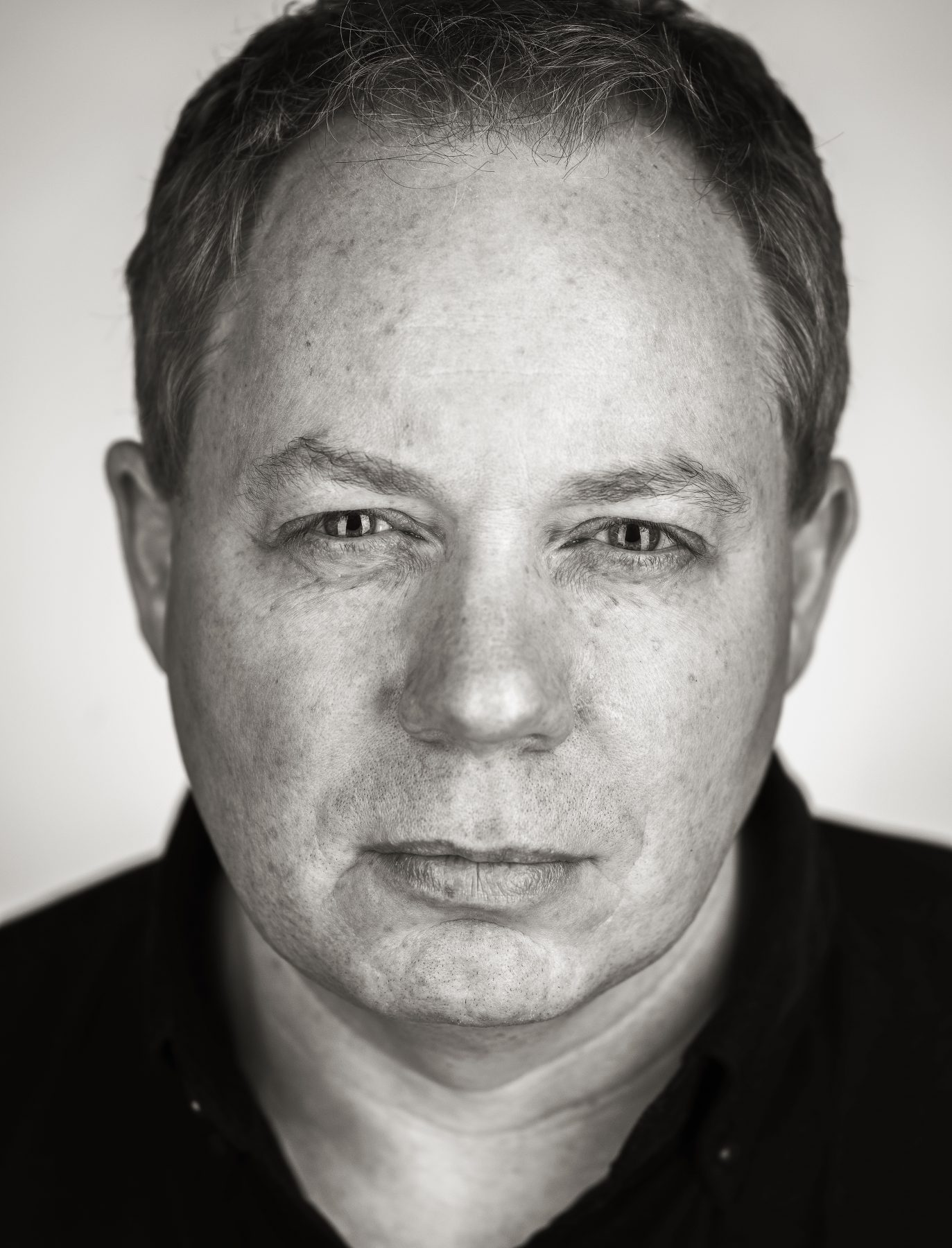 Martin Schoeller closeup portrait style photography with Hasselblad H4D 40, Montreal headshot photography