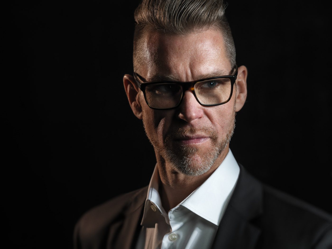 Montreal top headshot photographer. Montreal Portrait photography, Vadim Daniel