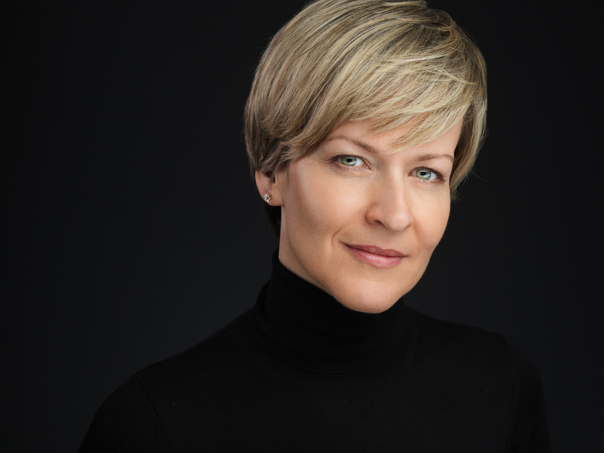 Business headshot in Montreal, Profile portrait in Montreal, Headshot photography by Vadim Daniel, Top Headshot photographer
