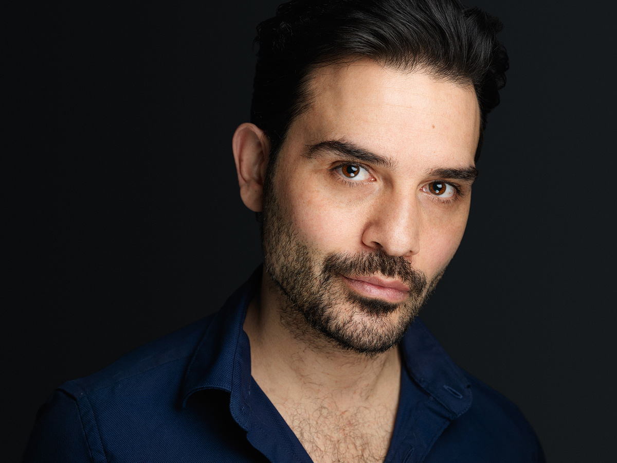 NY style headshot. Montreal headshot photographer Vadim Daniel